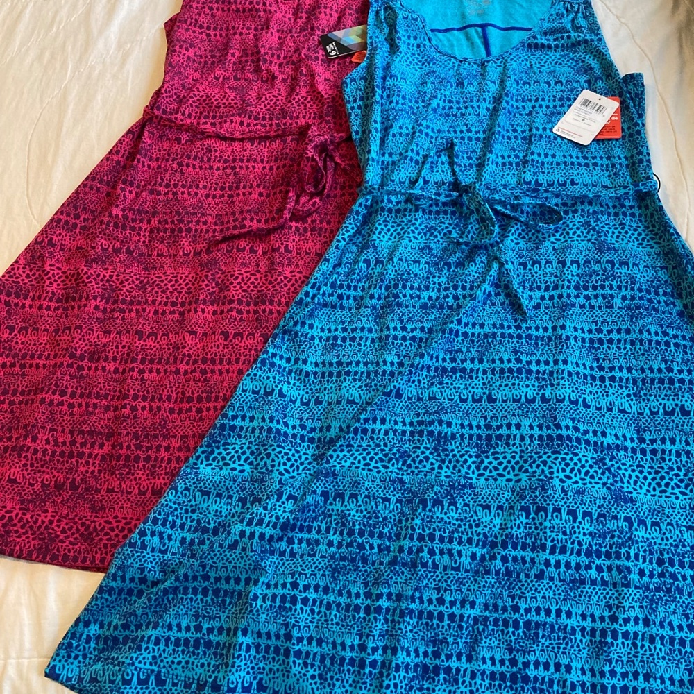 BOTH Mountain Hardwear dresses and bonus Mountain Hardwear skirt! - Picture 2 of 2
